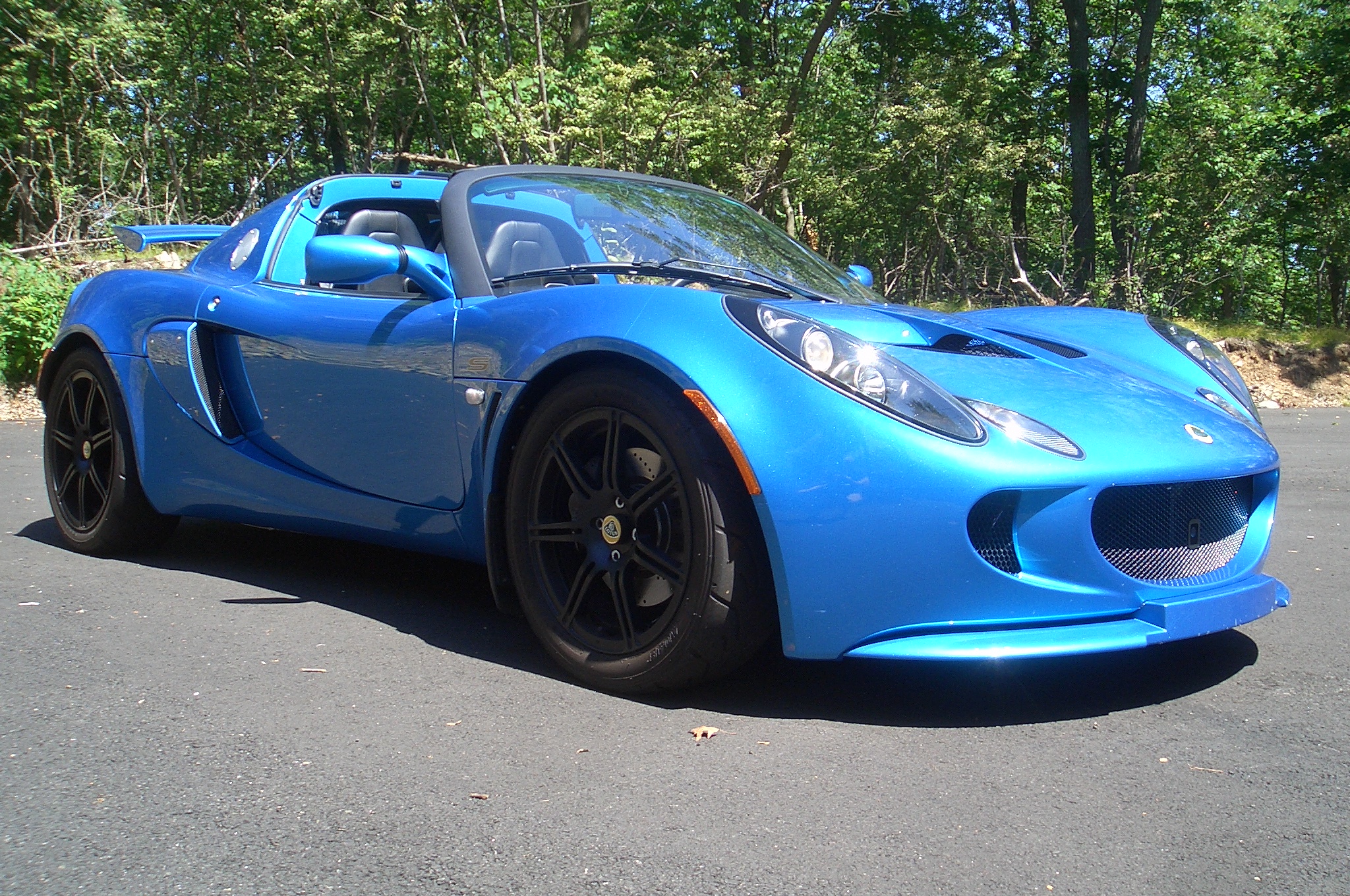 lotus-exige-blue-sports-car.jpg